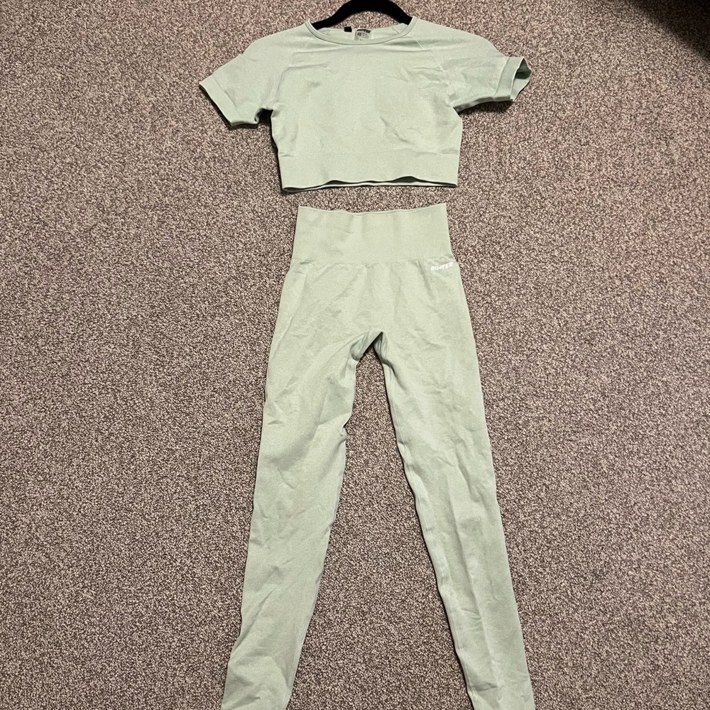 Bo + Tee workout set